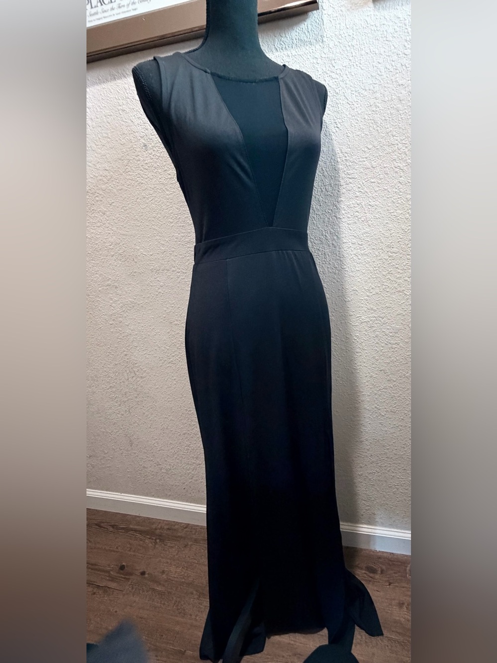 bailey blue Black Sleeveless Maxi Dress with V-Inset